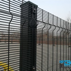 Clearviewfencing (1)