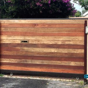 Wooden Driveway Gate (1)